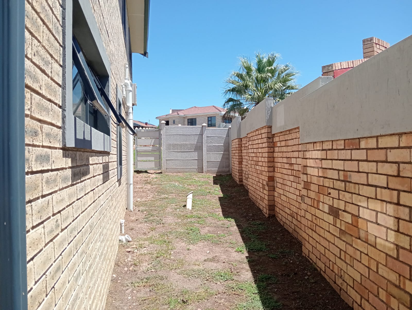 To Let 3 Bedroom Property for Rent in Wavecrest Eastern Cape